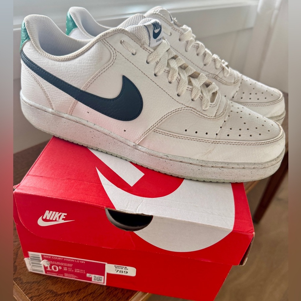 Nike Men's Court Vision White and Black Shoes 10.5